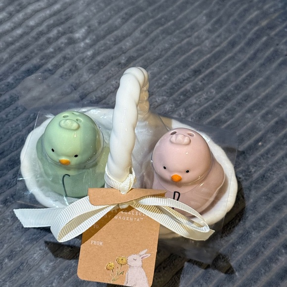 Rae Dunn Salt and Pepper Shaker Set - Green and Pink - Picture 9 of 12